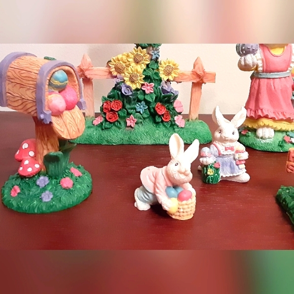 Vintage 9-piece Easter Decor Set - Picture 2 of 6